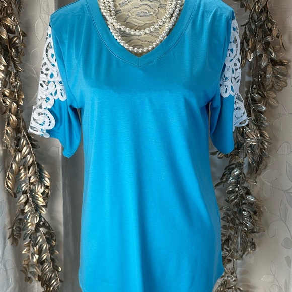 Amazon Blue Crochet Sleeve V-Neck Blouse‎ Medium Soft Stretchy Feminine - Picture 3 of 9